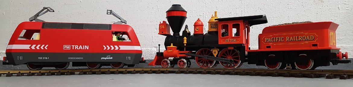 Steaming Mary in Vergleich zu Güterzug Lok aus 4010 Eisenbahn RC E-Lok