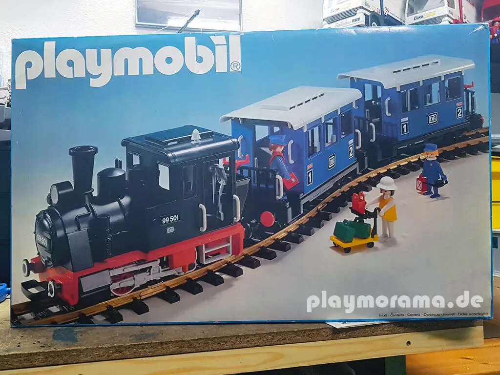 Ein Bild der ersten Playmobil Eisenbahn. Playmobil Personenzug mit Dampflok - 4000-A