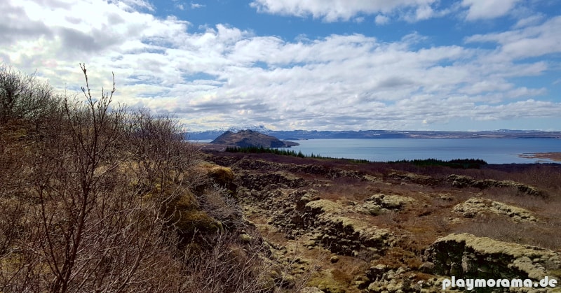 Ausblick auf den See Þingvallavatn des Nationalpark Þingvellir.