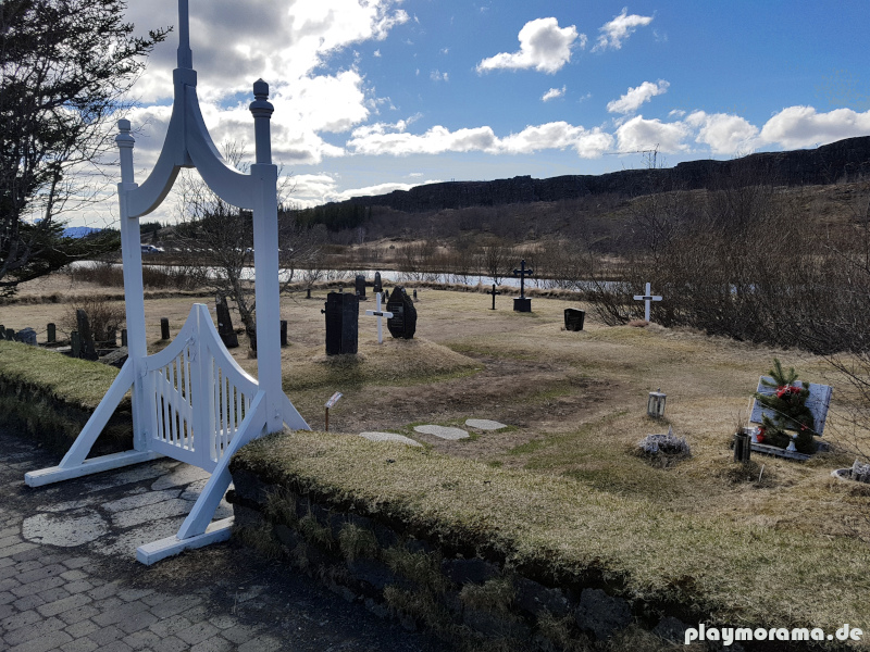Der Friedhof vor der Kirche Þingvellir - Nationalpark Pingvellir