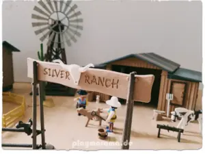 Das Western-Windrad betreibt eine Wasserpumpe zur Be- und Entwässerung auf der Silver Ranch