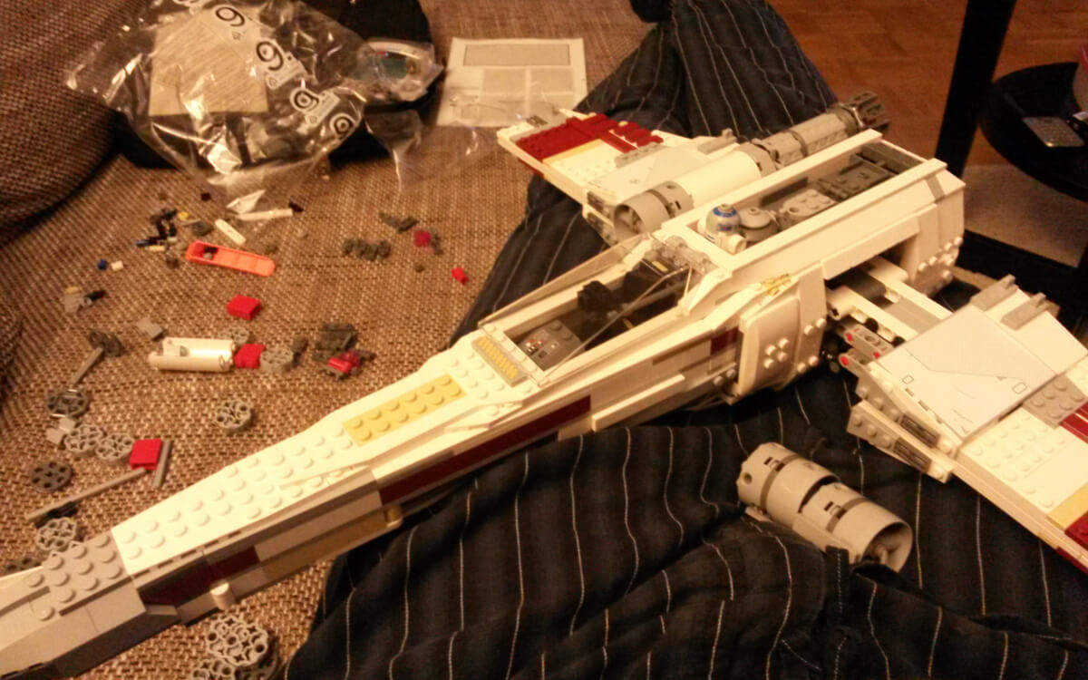 Zusammenbau des Lego Star Wars 10240 - Red Five X-Wing Starfighter aus der Ultimate Collectors Series. Für eich persönlich ein wertvolles Erlebnis