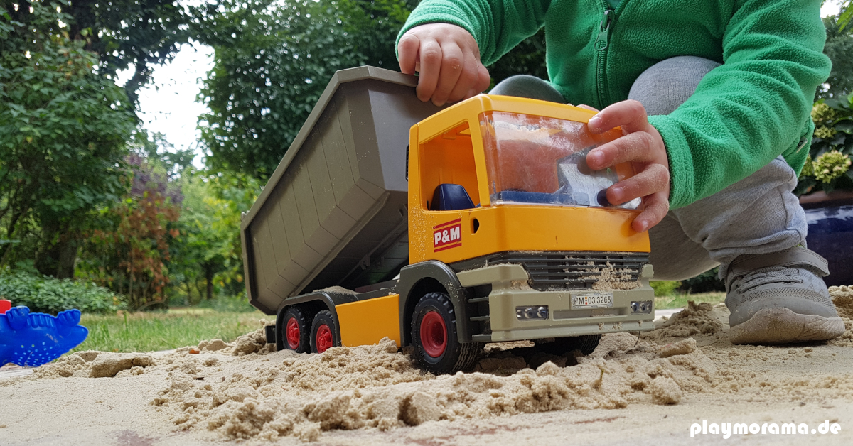Mein Sohn spielt mit dem Playmobil Kipplaster - 3265 - Grosser Muldenkipper