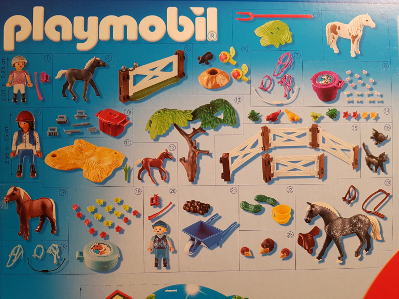 Hinter jedem der 24 Türchen verbirgt sich ein Spielzeug von Playmobil