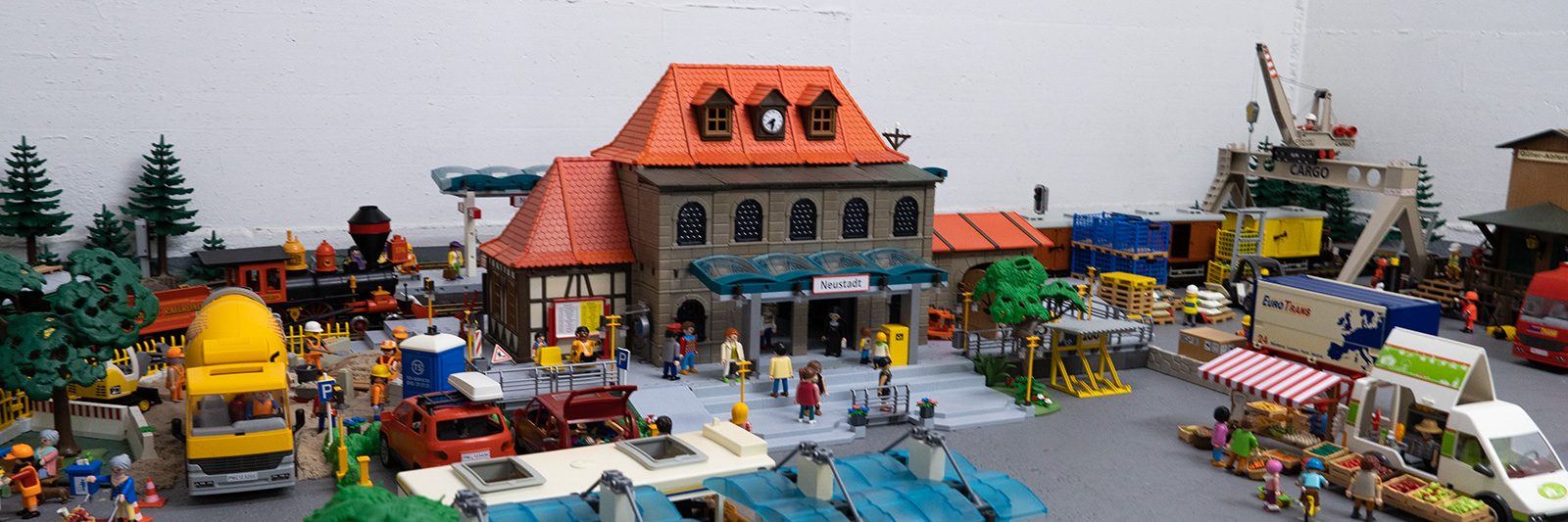 playmobil-diorama-bahnhof-neustadt