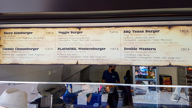 Burger Menü Auswahl Westernstadt im Funpark:  Roco's Kidsburger
Classic Cheeseburger
Veggie Burger
PLAYMOBIL Westernburger
BBQ Texas Burger
Double Western