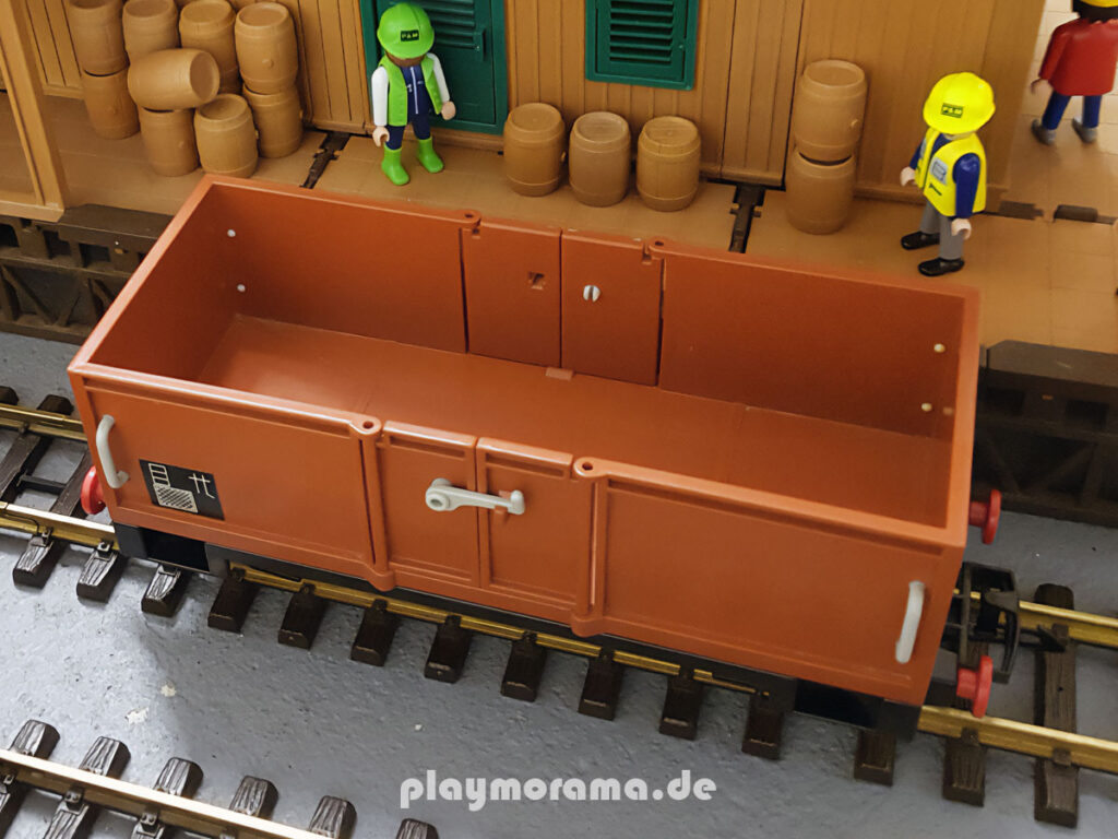 Playmobil 4110 - Offener Güterwagen vor der Güterabfertigung