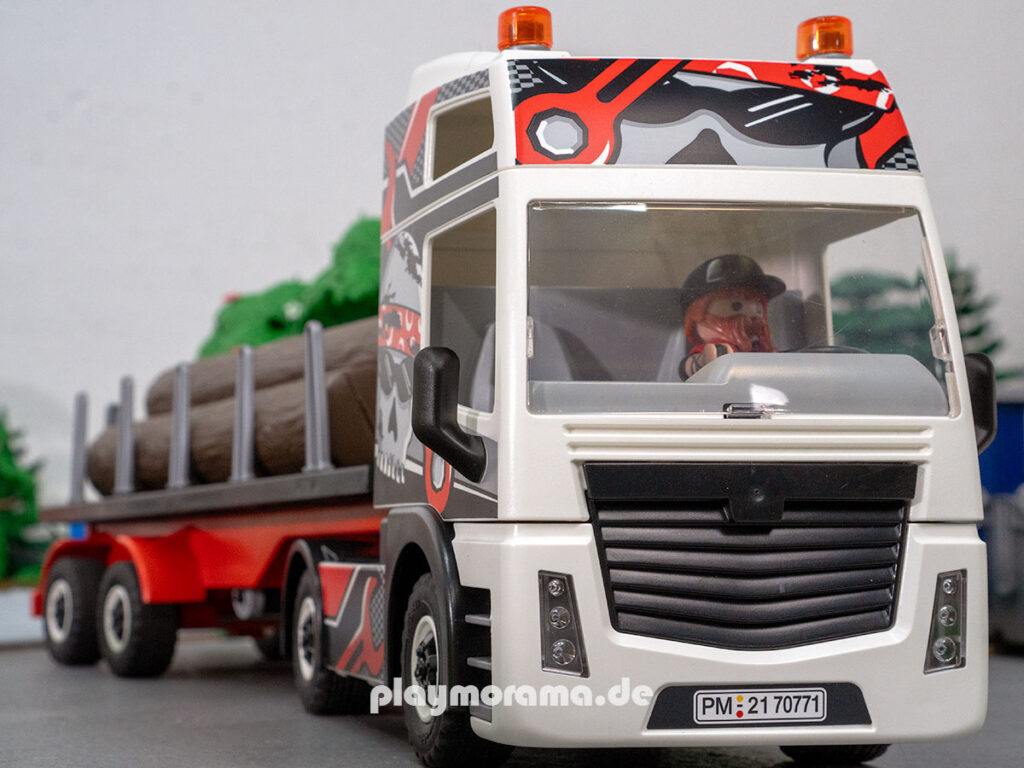Playmobil LKW mit Auflieger im Diorama