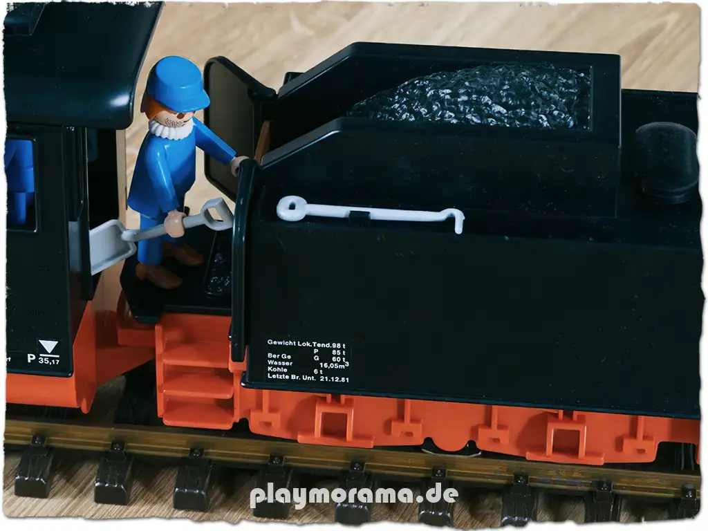 Dieser Playmobil Schlepptender ist mit Kohle beladen.